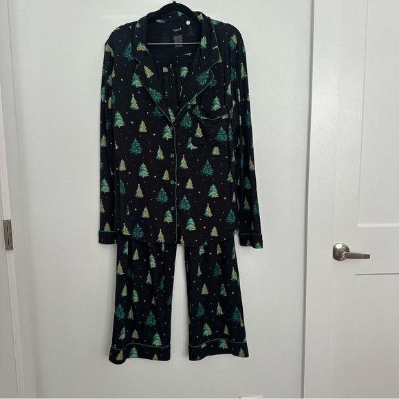 NYE Kyte Dark Navy and Green Twinkle Tree Print Pajama Set size L - Picture 8 of 15